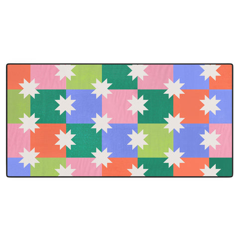 Showmemars Checkered holiday pattern Desk Mat