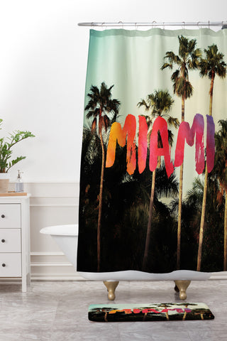 Chelsea Victoria Bienvenido a Miami Shower Curtain And Mat