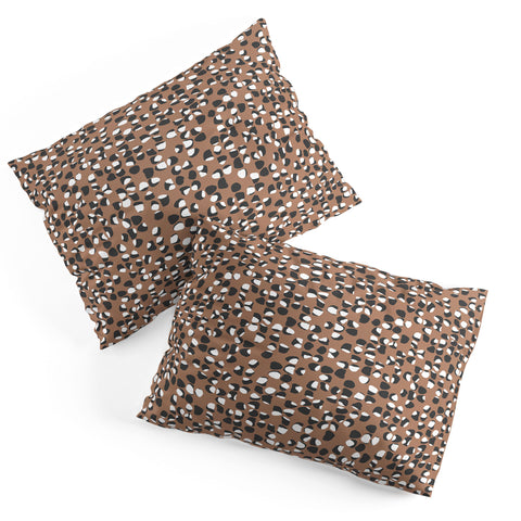 Wagner Campelo Rock Dots 3 Pillow Shams